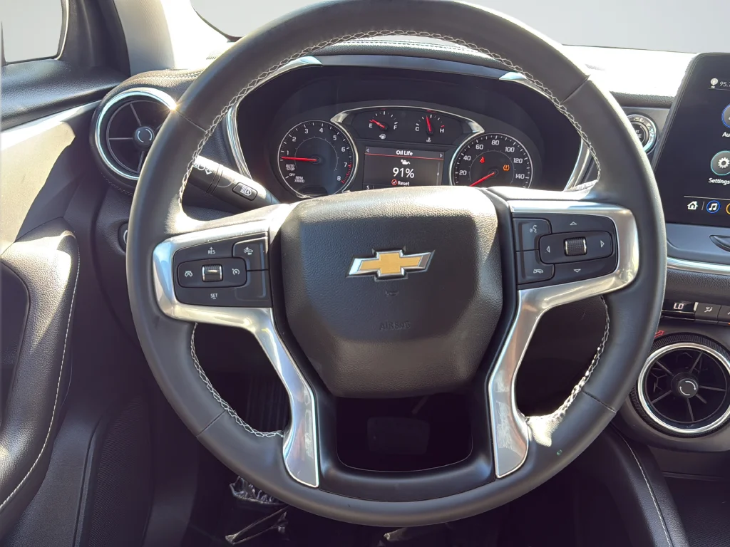 Used 2024 White Chevrolet LT image 33