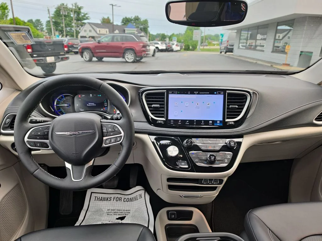 Used 2024 Blue Chrysler Select image 10