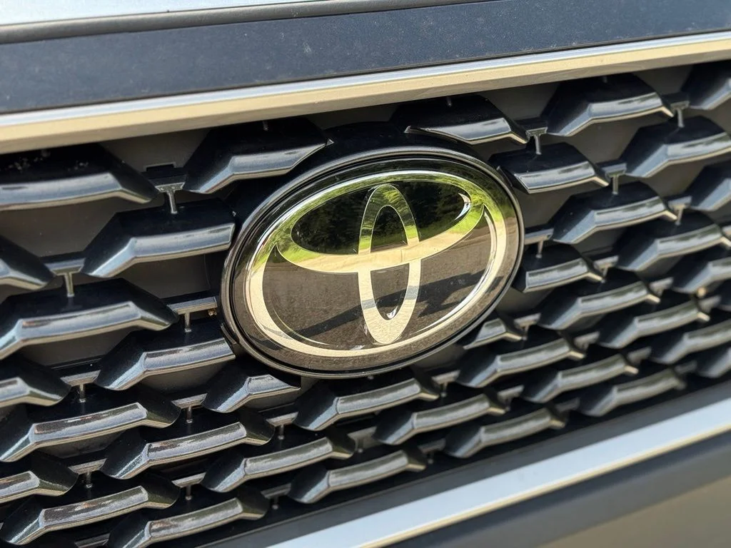 Used 2025 Silver Toyota XLE image 7