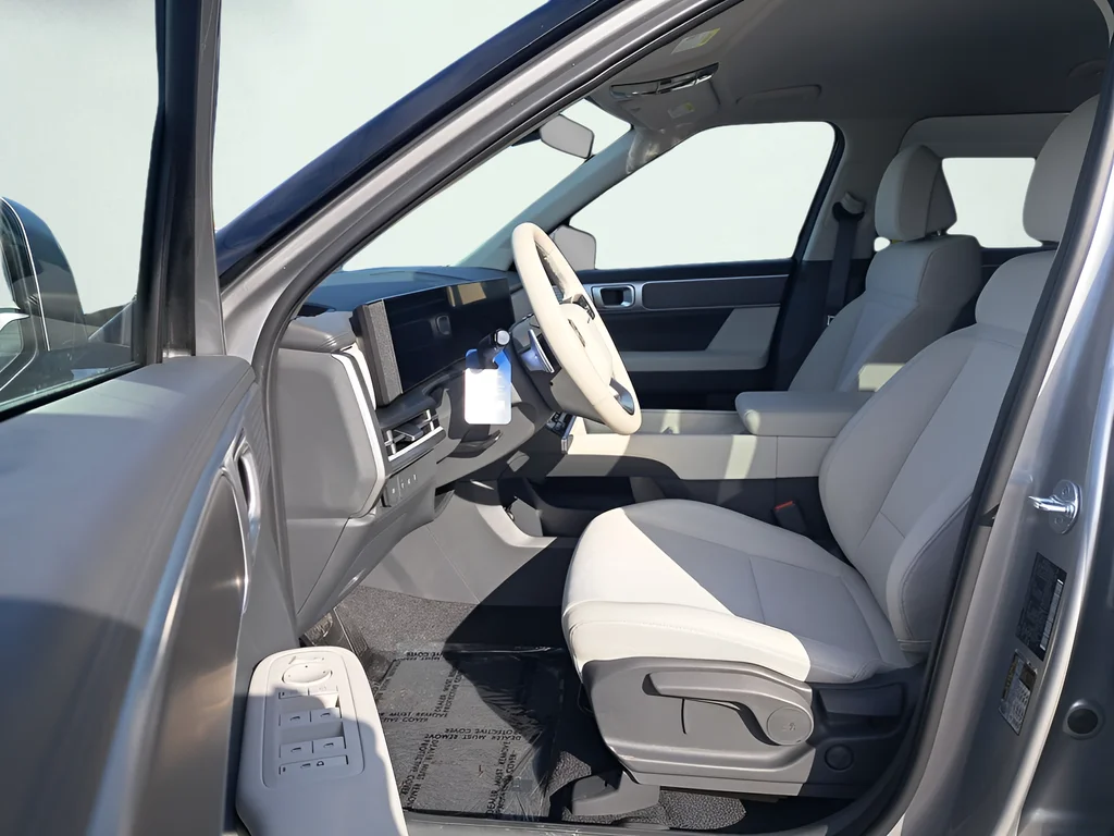New 2026 Silver Hyundai SE image 10