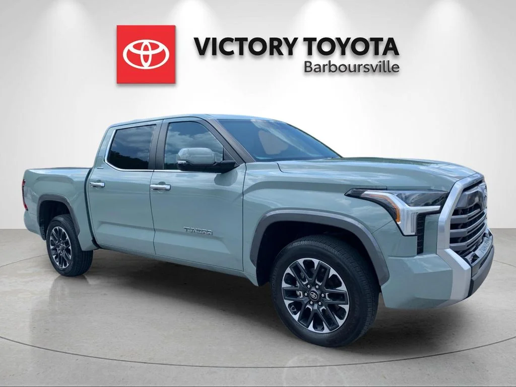 Used 2025  Toyota Limited image 5