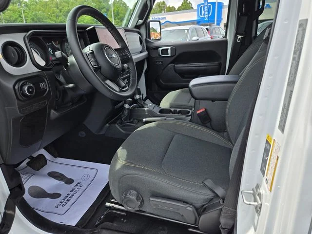 Used 2025 White Jeep Sport S image 10