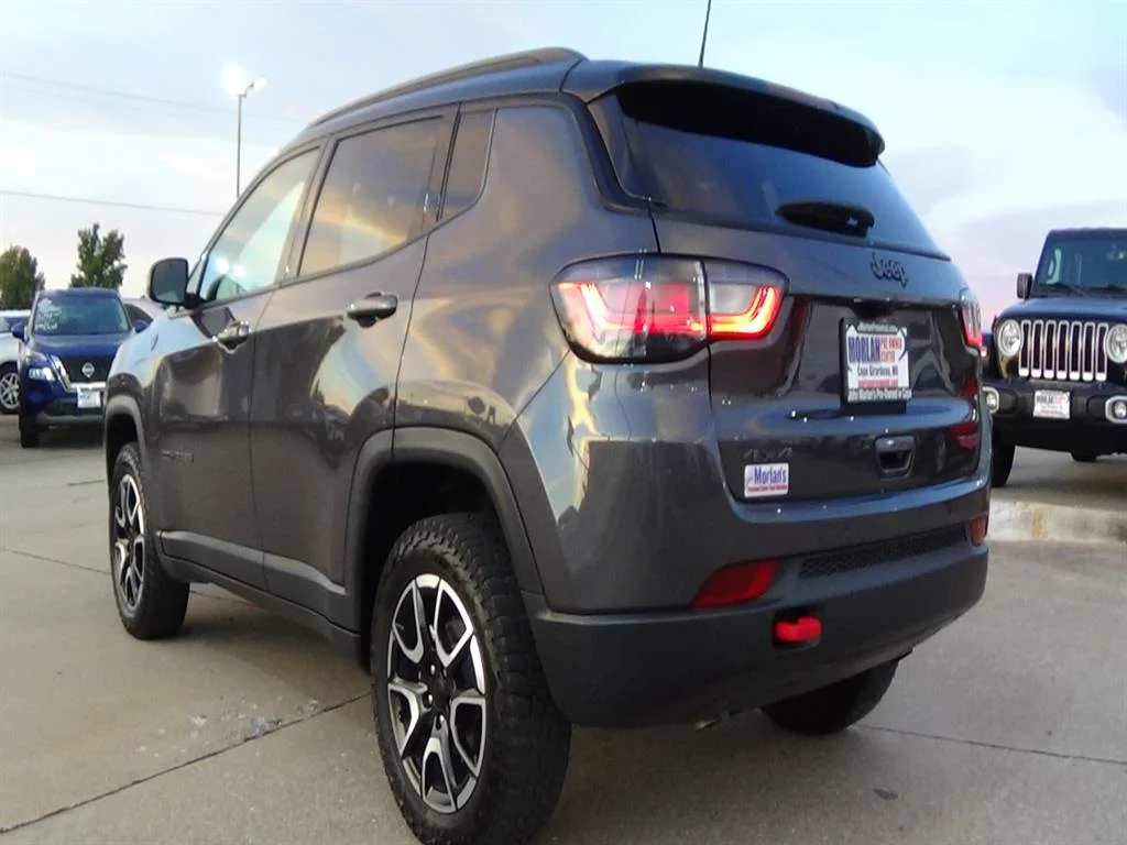 Used 2024 Baltic Gray Metallic Clear Coat (pas) Jeep Trailhawk image 8