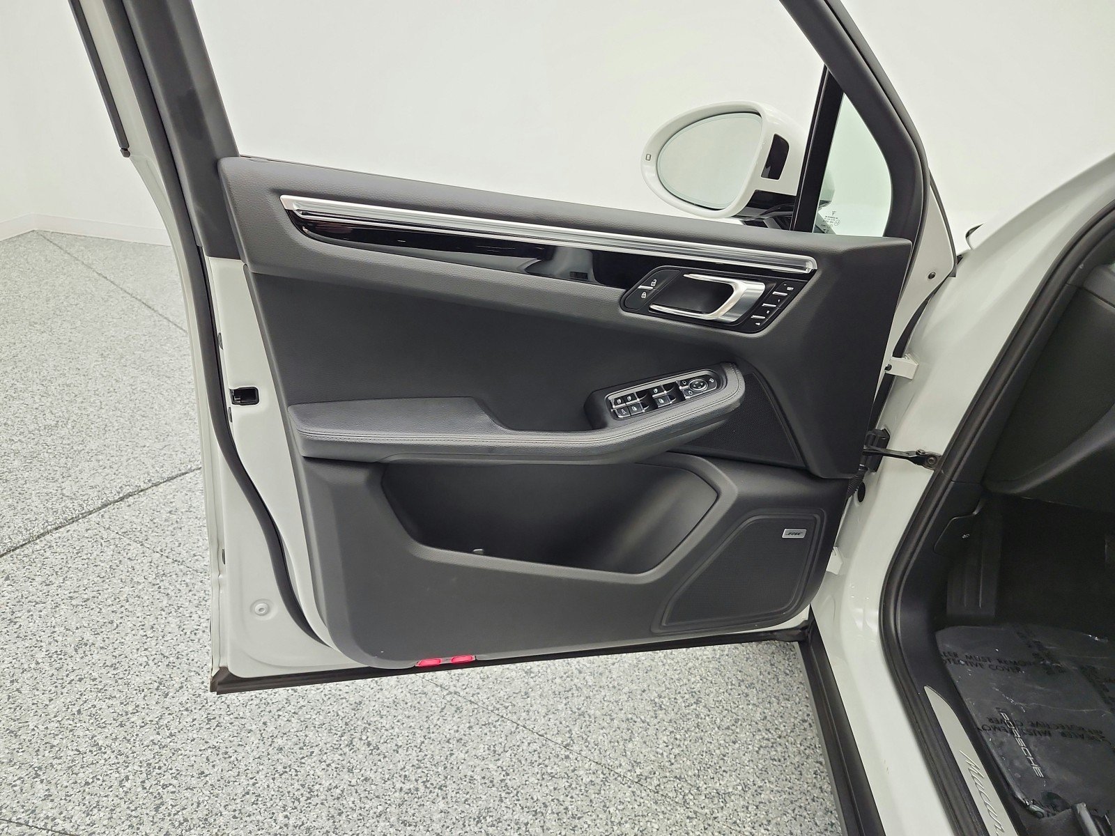Used 2023 White Porsche S AWD image 15