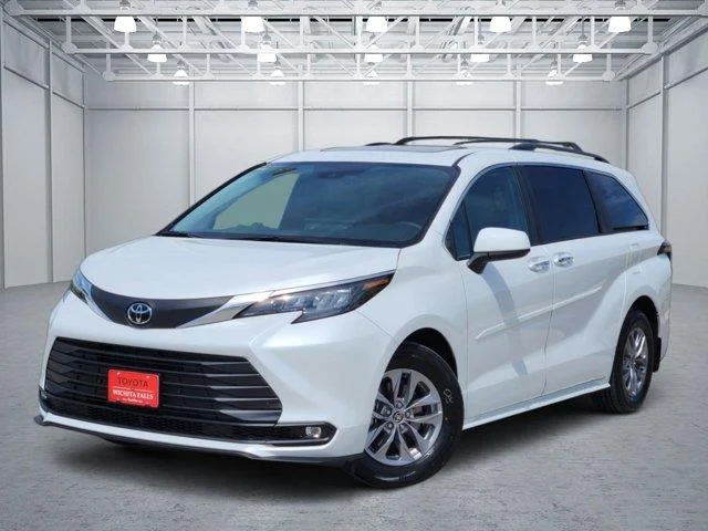 New 2026 White Toyota XLE 8 Passenger Front-Wheel Drive Passenger image 1
