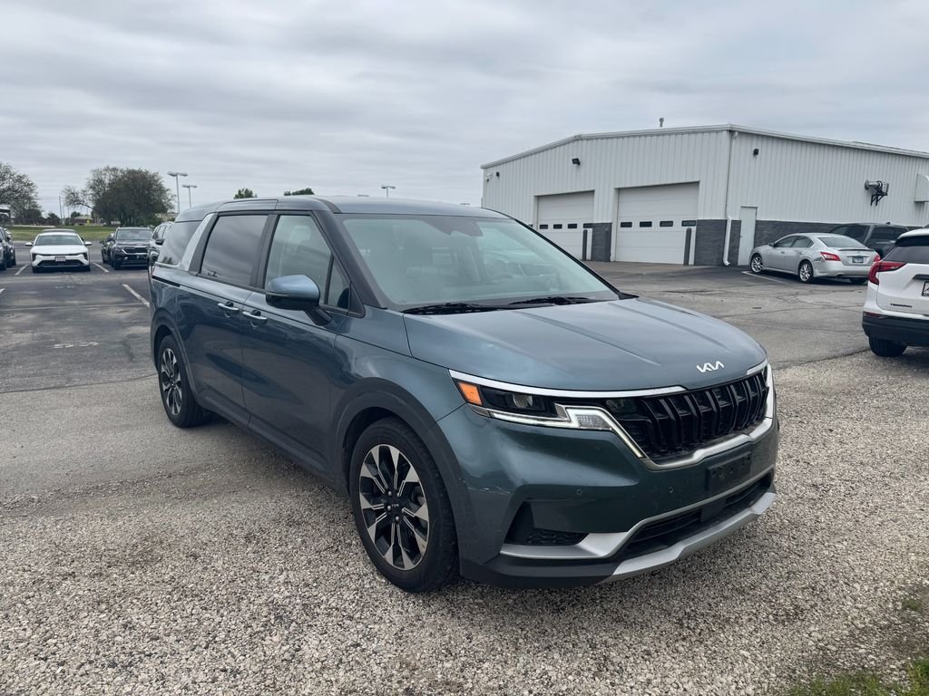 2024 Kia Sedona EX's photo