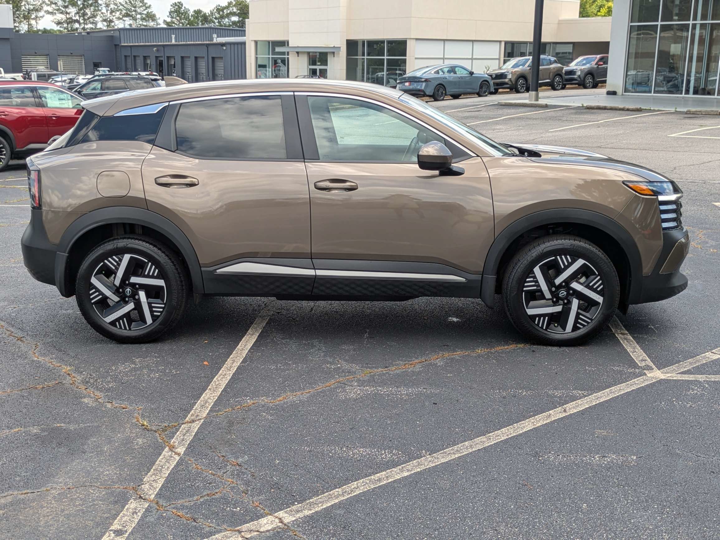 Used 2025 Brown Nissan SV image 2