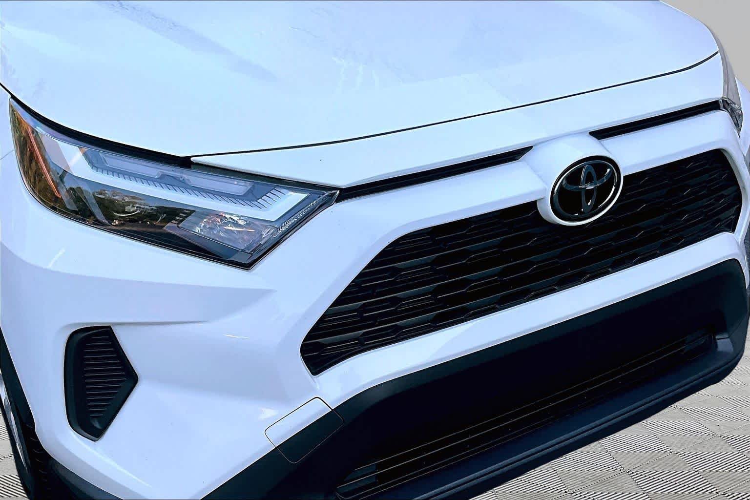 Used 2023 Ice Cap Toyota LE image 30