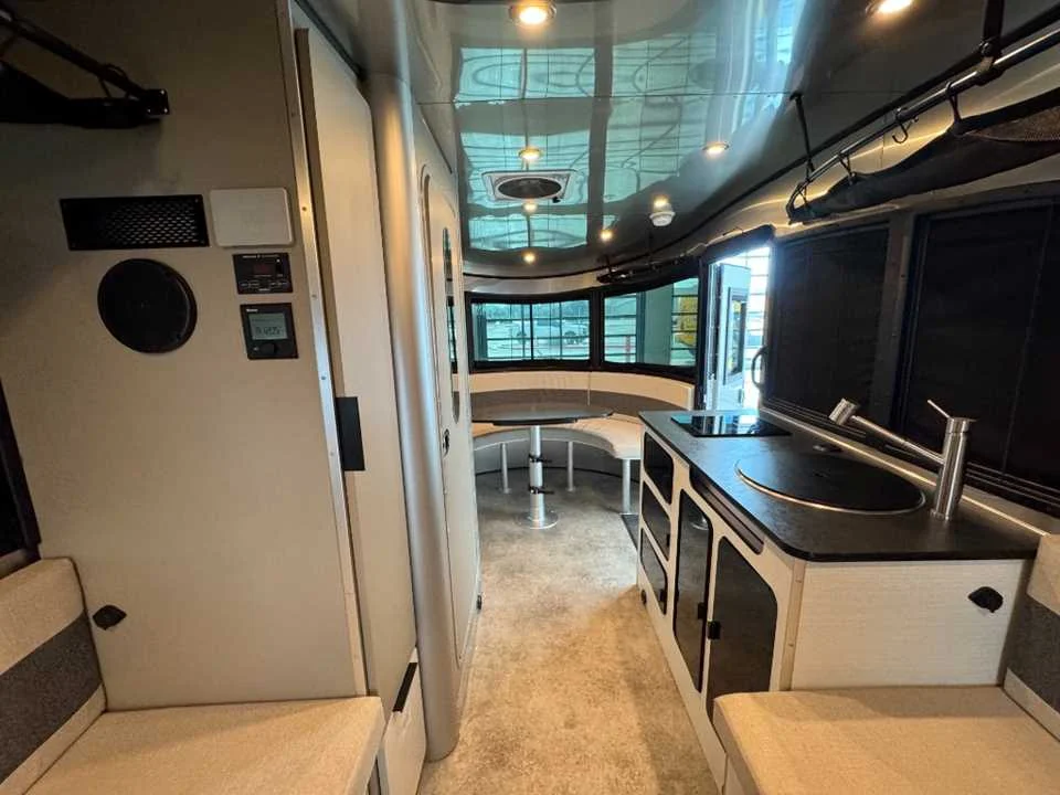 Used 2026 SILVER AIRSTREAM  image 22
