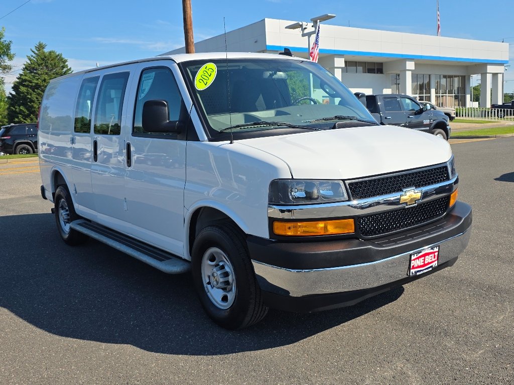 Used 2025 Summit White Chevrolet Work Van image 10