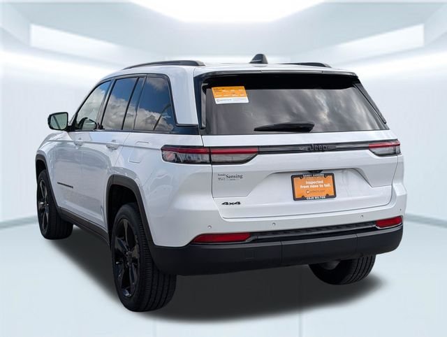 Used 2023 White Jeep Altitude X image 3