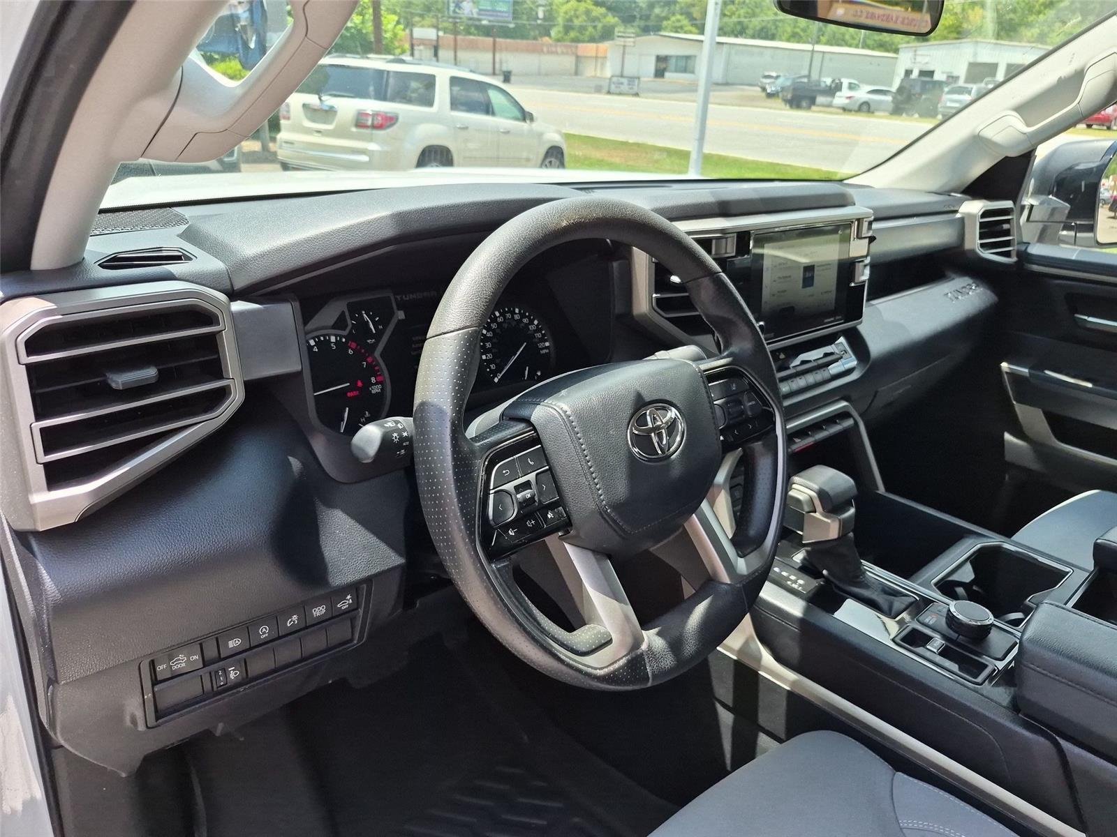 Used 2023 Ice Cap Toyota SR5 image 19
