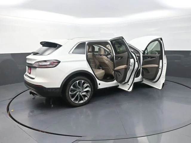 Used 2022 White Lincoln Reserve image 45