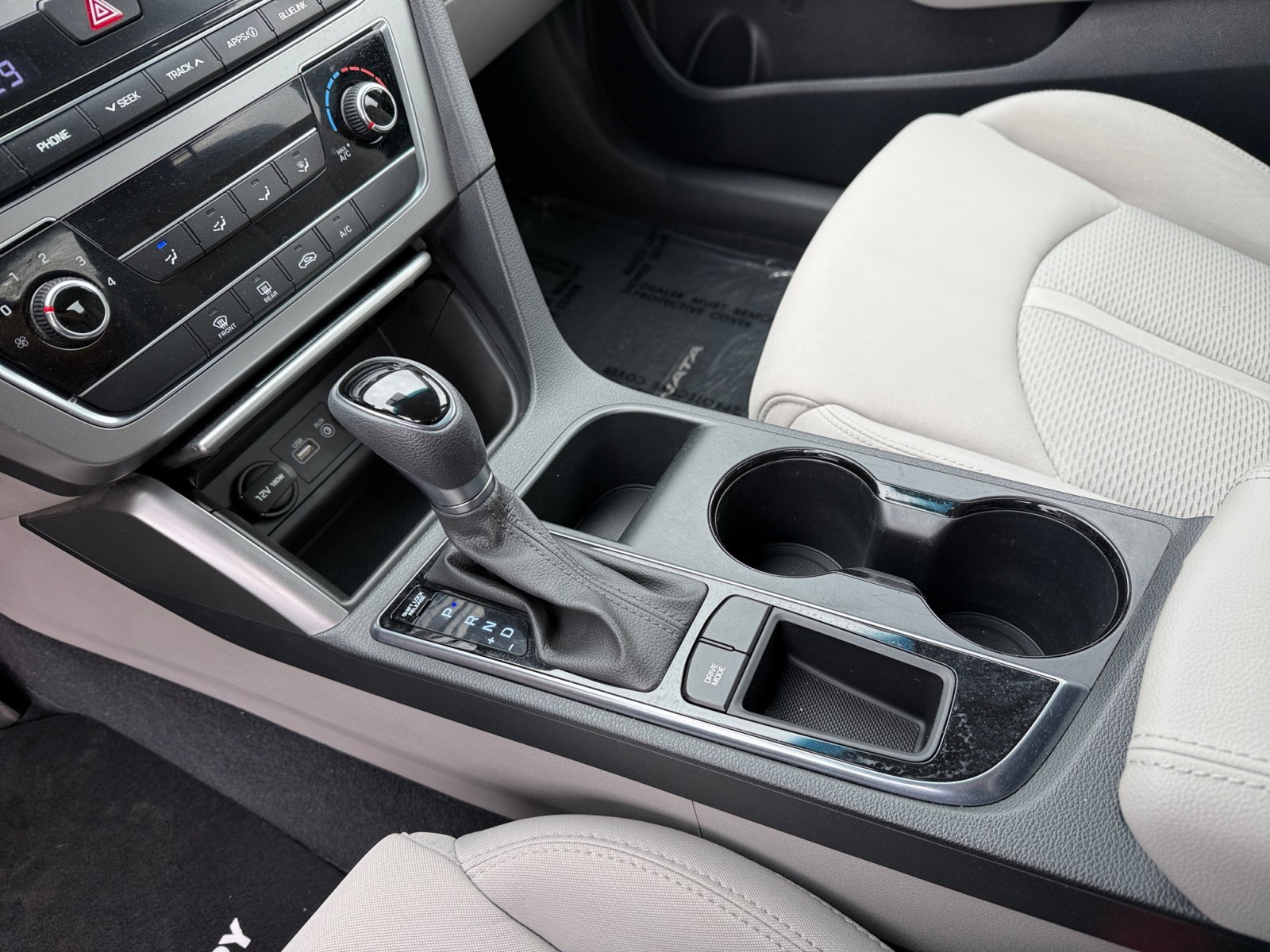Used 2017 Quartz White Pearl Hyundai Sport image 13