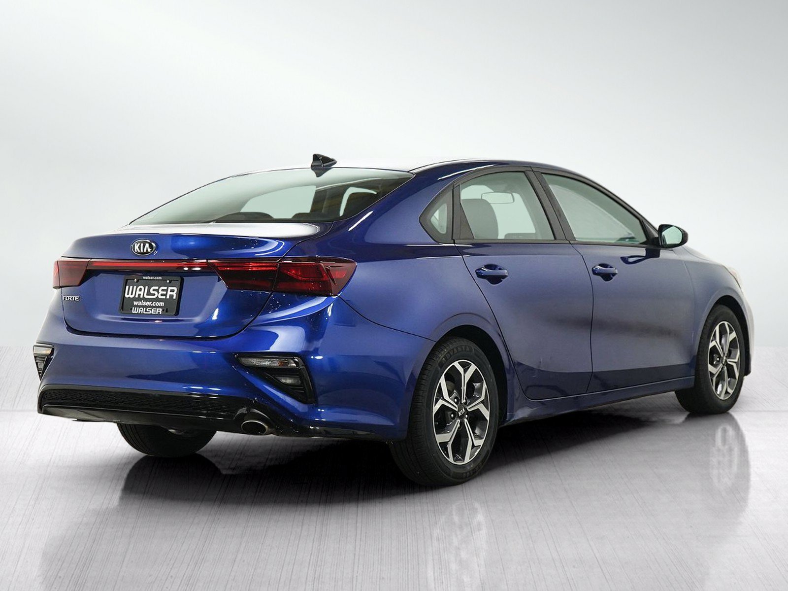 Used 2020 Deep Sea Blue Kia Lxs image 5