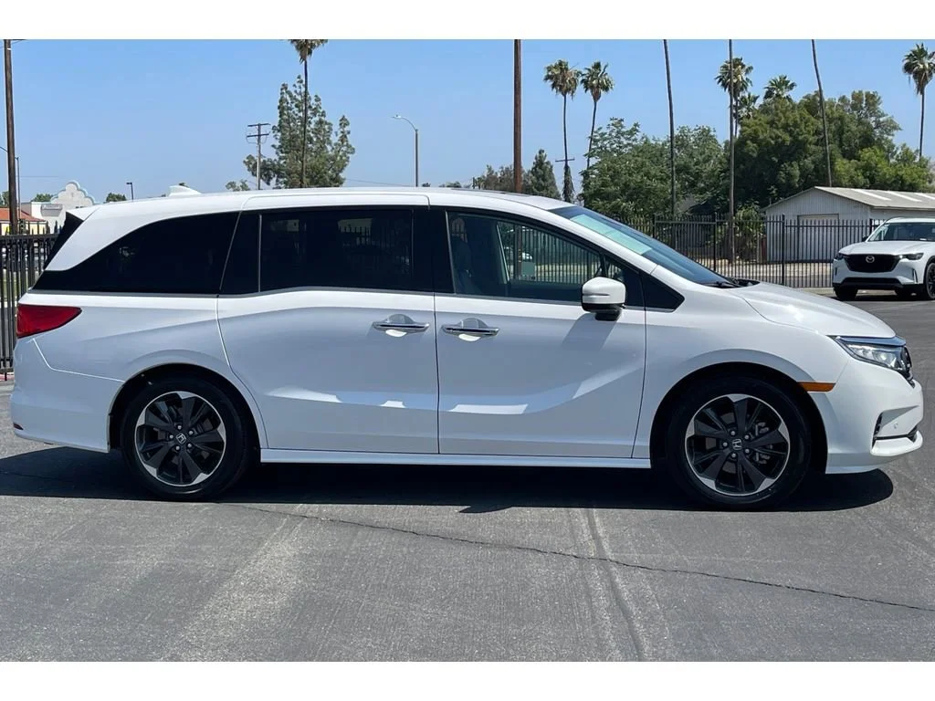 Certified Used 2024 Platinum White Pearl Honda ELITE image 66