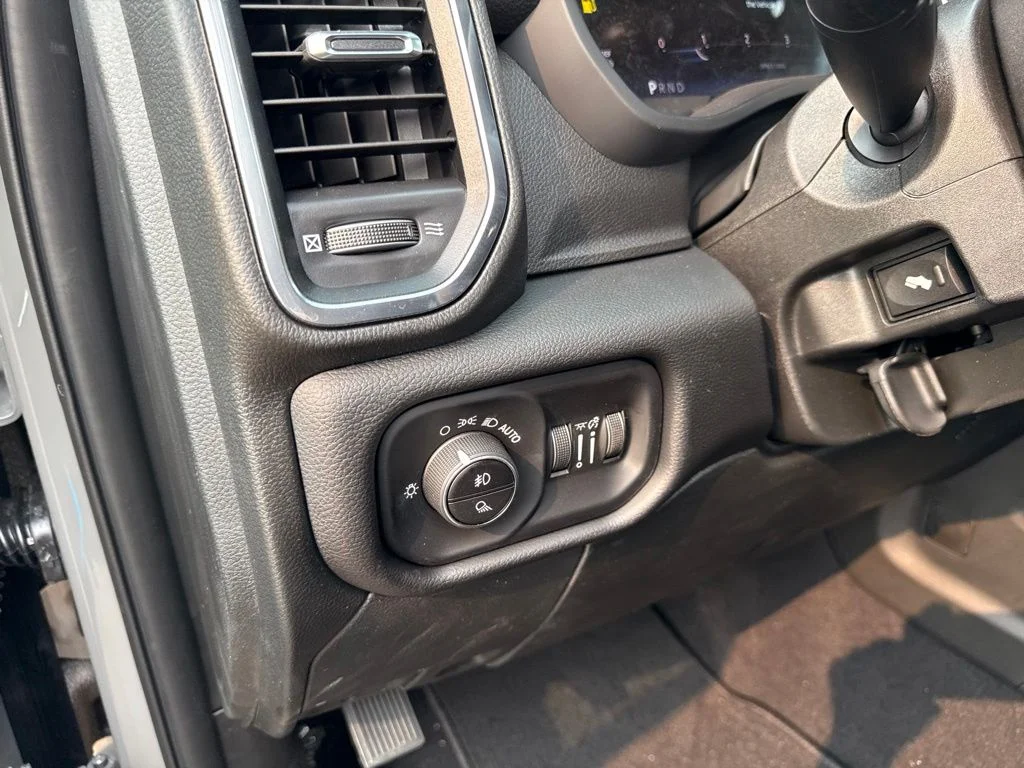 New 2026 Ceramic Gray Clear-Coat Exterior Paint RAM LARAMIE image 27