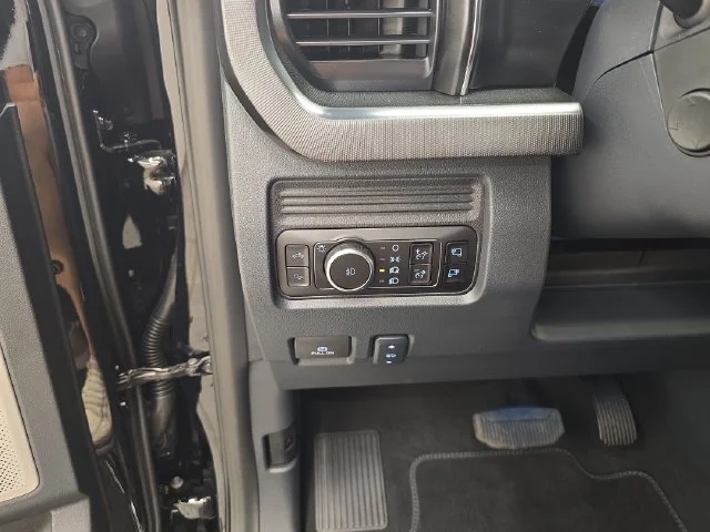 New 2027 Agate Black Metallic Ford F-350® Platinum® image 43