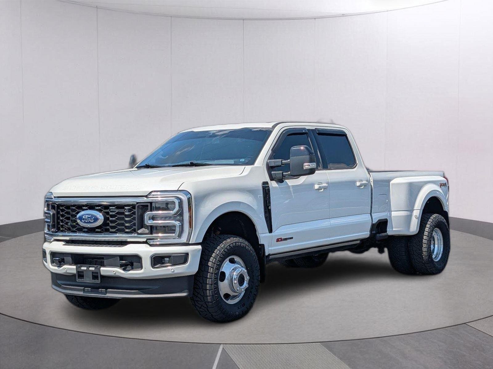 2025 Ford Super Duty F-350 Platinum