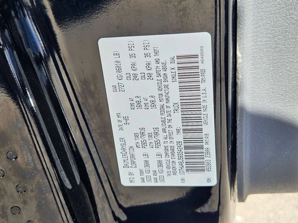 Used 2006 Black Dodge SLT image 27