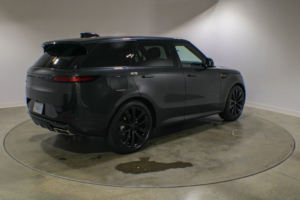 New 2026 Carpathian Grey Land Rover Dynamic SE image 6