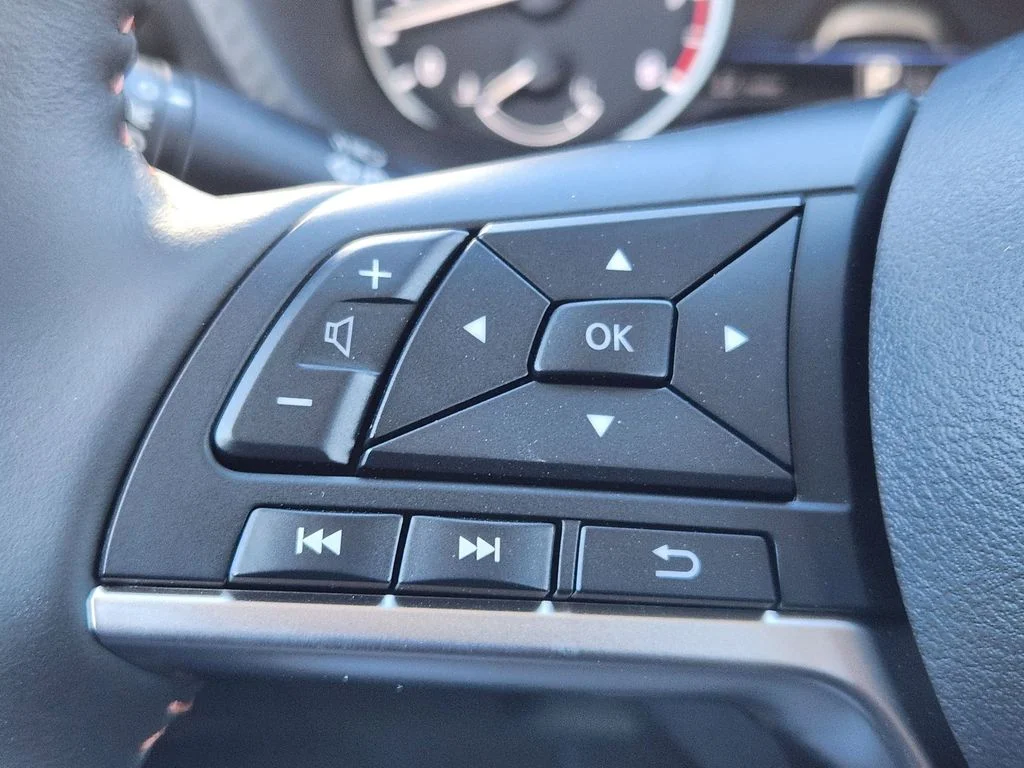 2025 Nissan Sentra SR - Photo 17