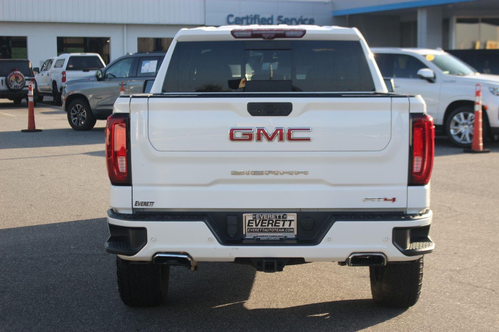 Used 2021 SUMMIT WHITE GMC AT4 image 6