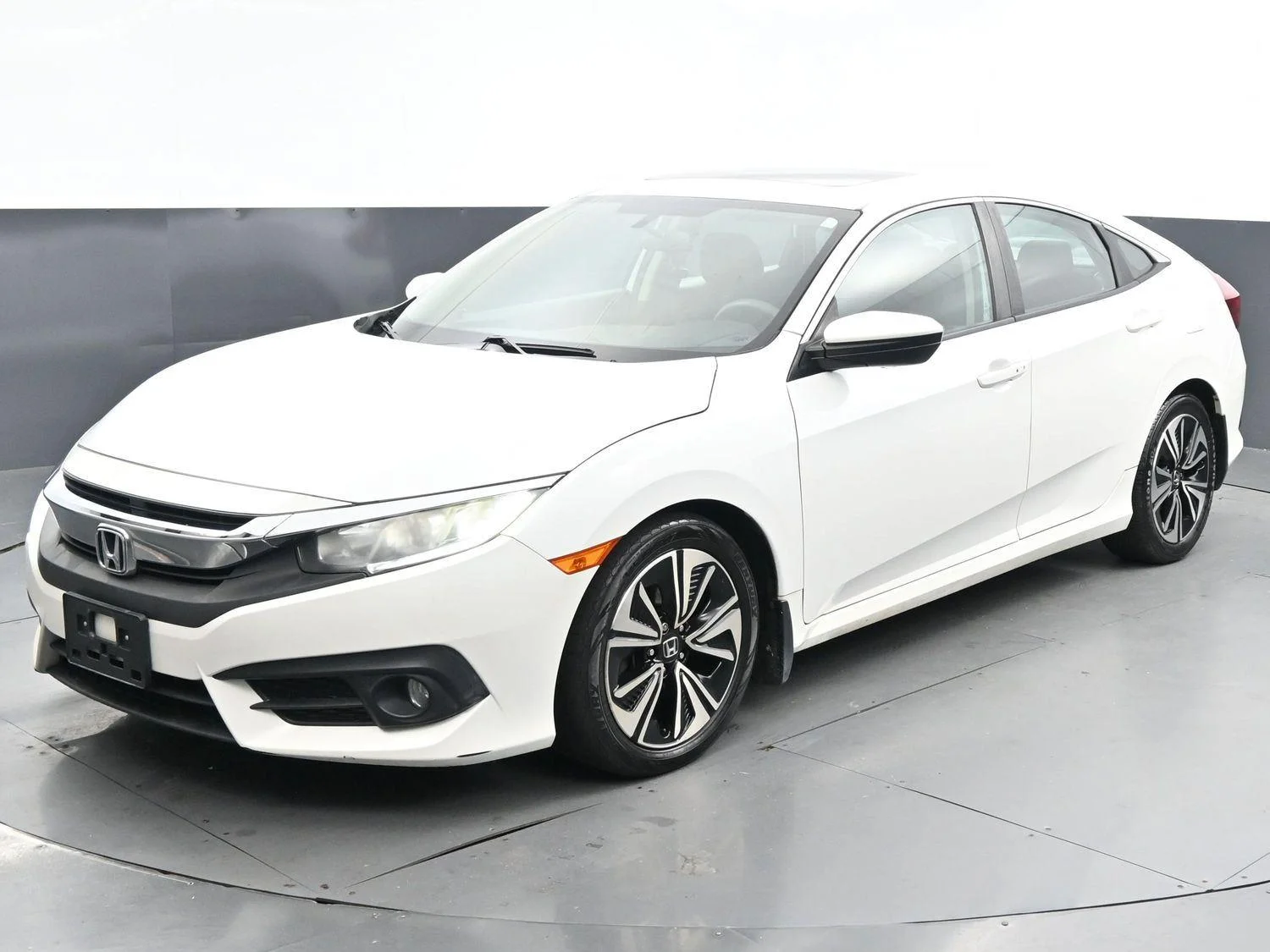 Used 2016 White Orchid Pearl Honda EX-T image 3