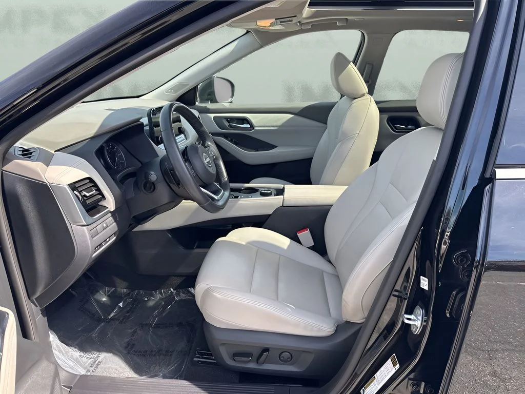 Used 2023 Black Nissan SL image 9
