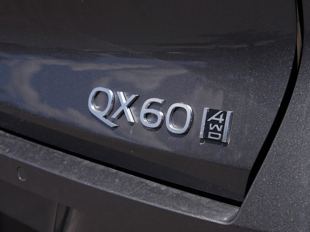 Certified Used 2026 Graphite Shadow INFINITI LUXE image 9