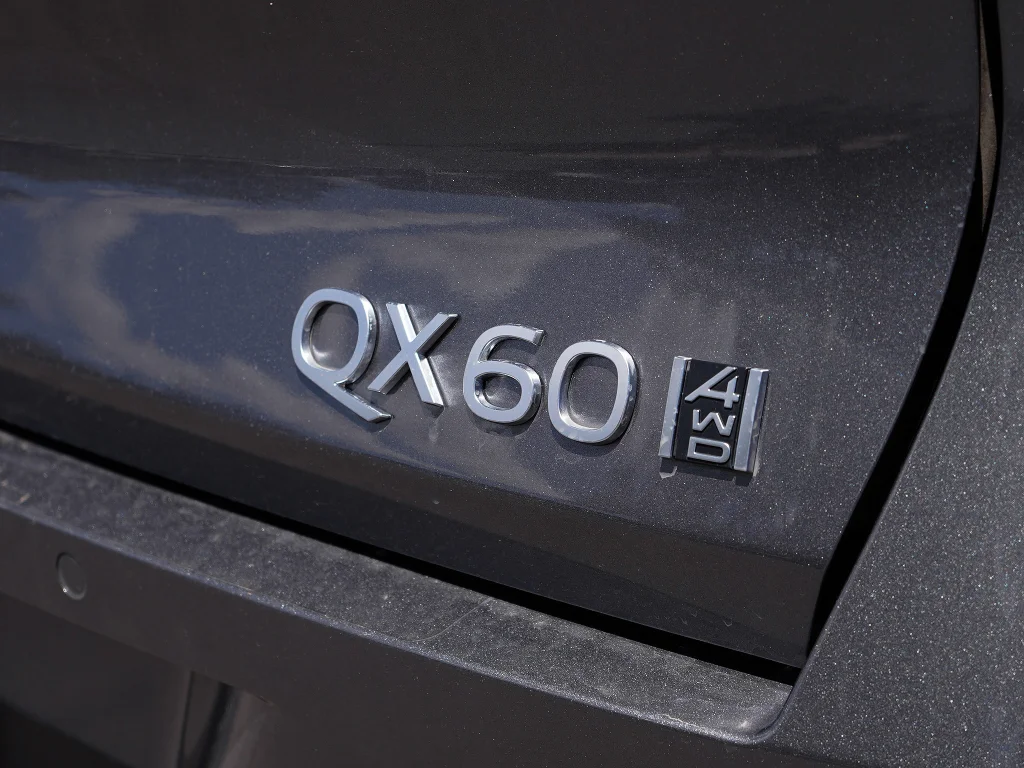 Certified Used 2026 Graphite Shadow INFINITI LUXE image 9