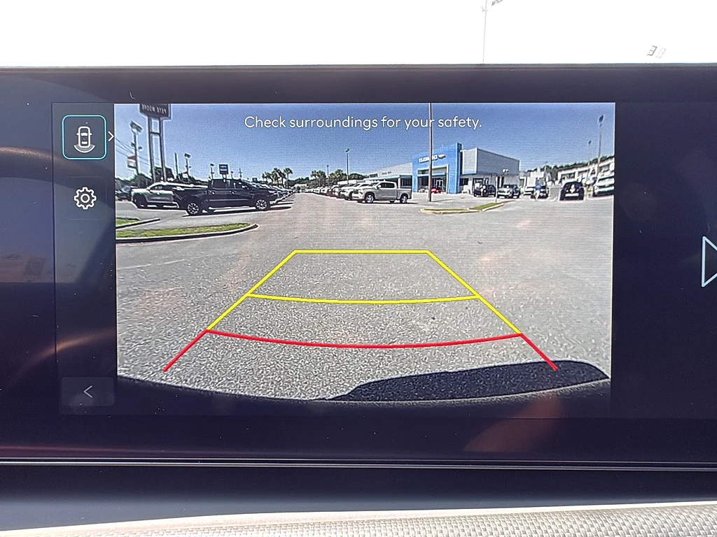 Used 2025 Atlas White Hyundai  image 23