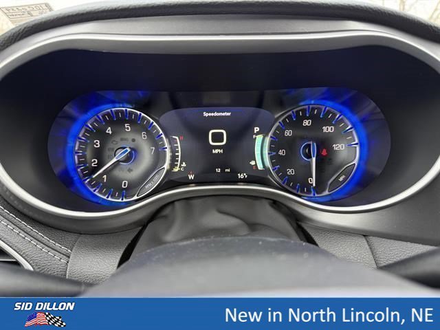 New 2026 Diamond Black Crystal Pearl-Coat Exterior Paint Chrysler Select image 9