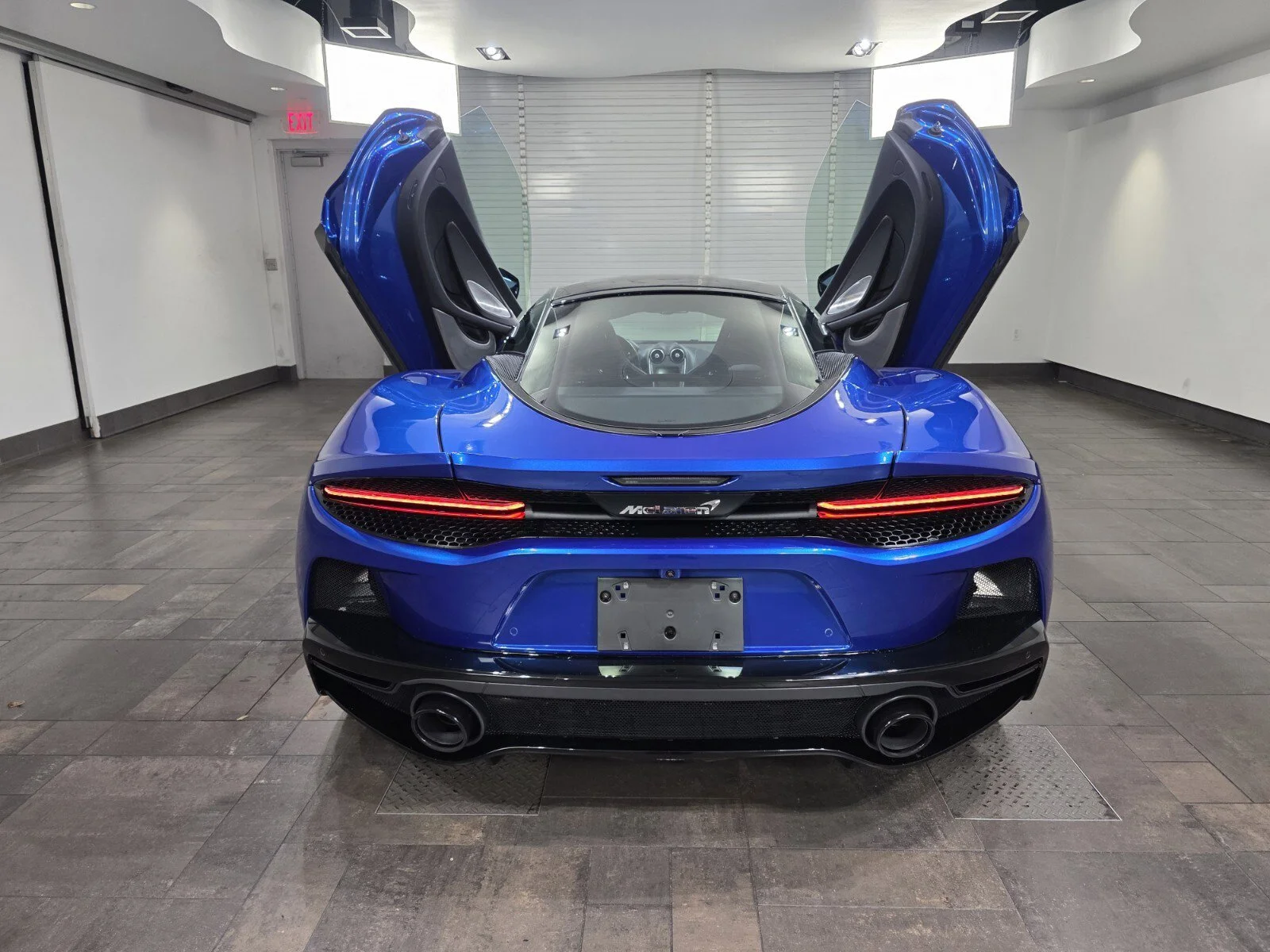 Used 2023 MSO Volcano Blue McLaren  image 21
