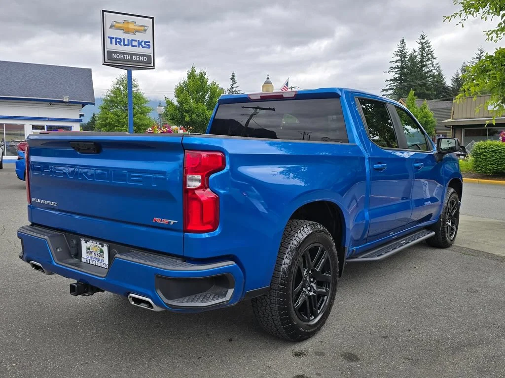 Used 2023 Glacier Blue Metallic Chevrolet RST image 5