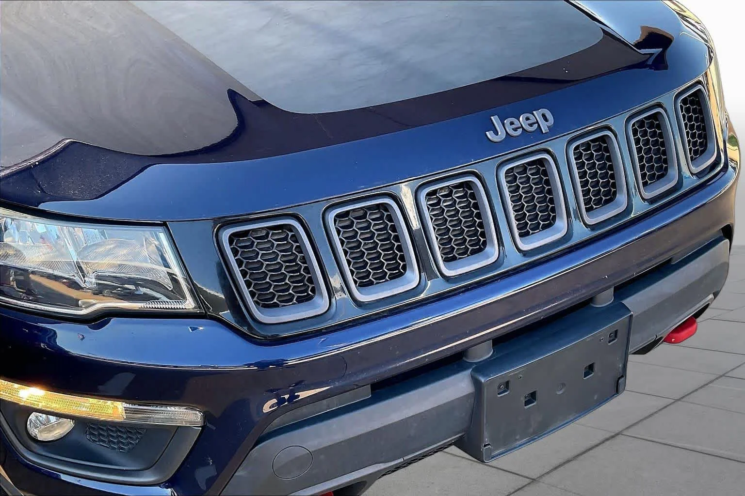 Used 2019 Jazz Blue Pearlcoat Jeep Trailhawk image 29