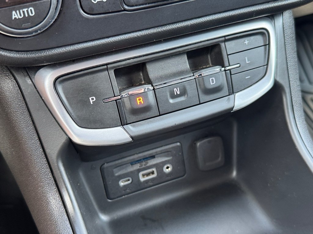 Used 2022 Summit White GMC SLT image 25