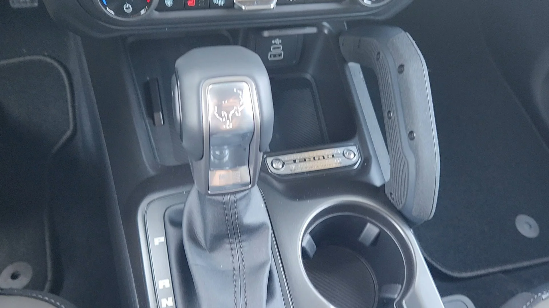 New 2026 Avalanche Gray Ford Outer Banks image 16