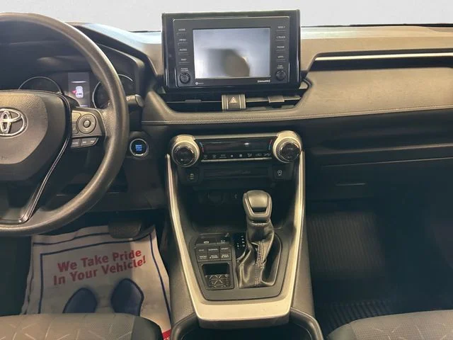 Used 2020  Toyota XLE image 12