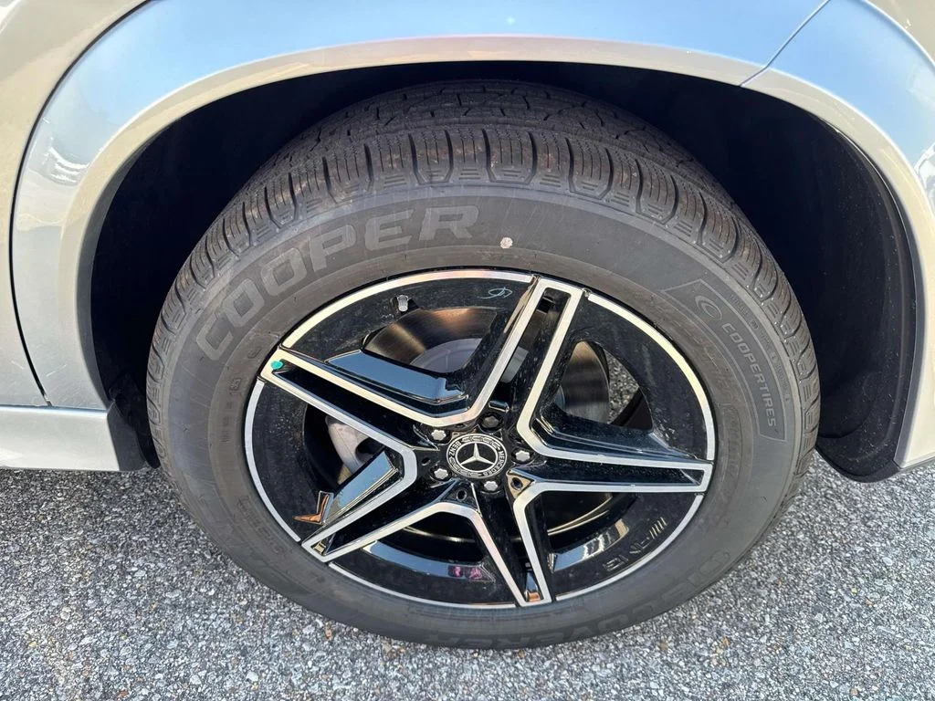 New 2026 Silver Mercedes-Benz GLE 350 image 3