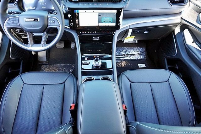 New 2026 Bright White Clear-Coat Exterior Paint Jeep Limited image 26