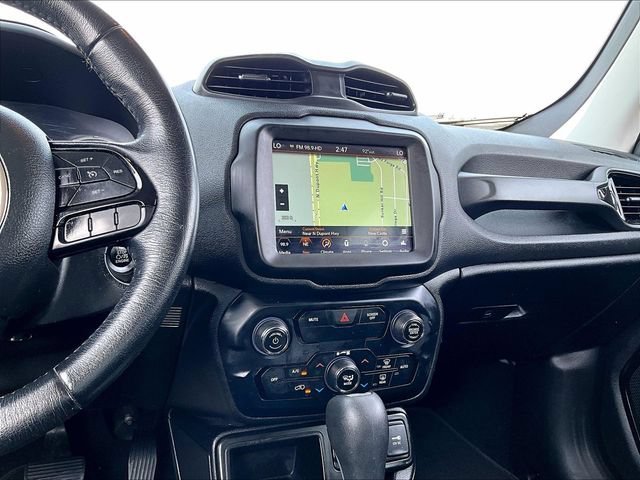 Used 2020 Alpine White Clea Jeep Altitude image 18