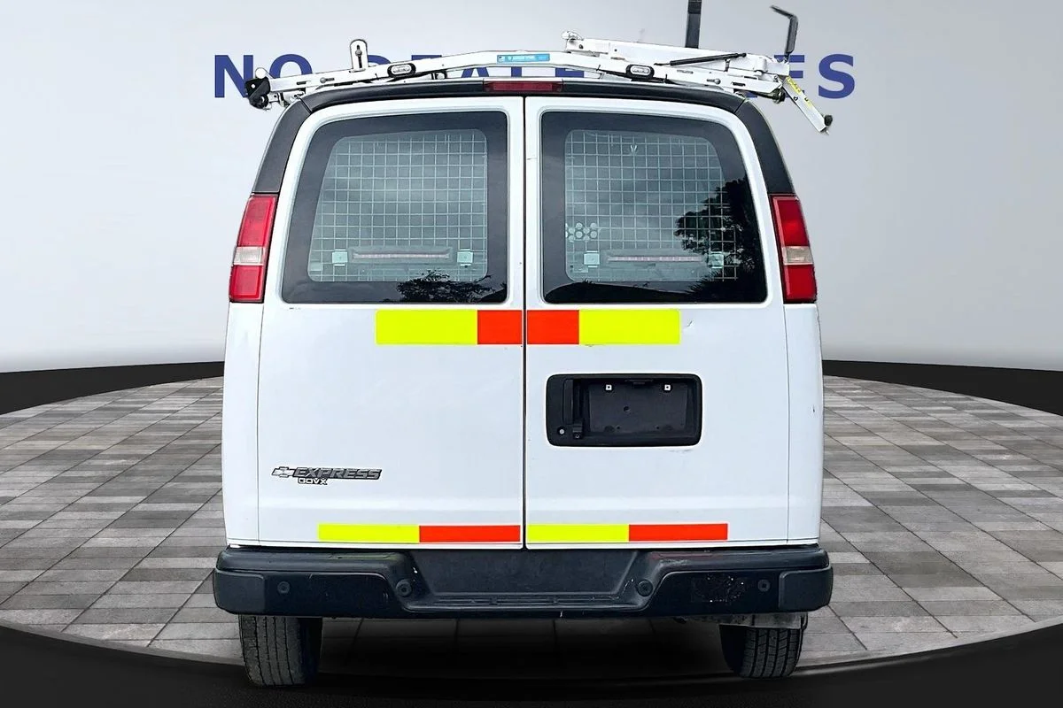 Used 2018  Chevrolet Work Van image 5