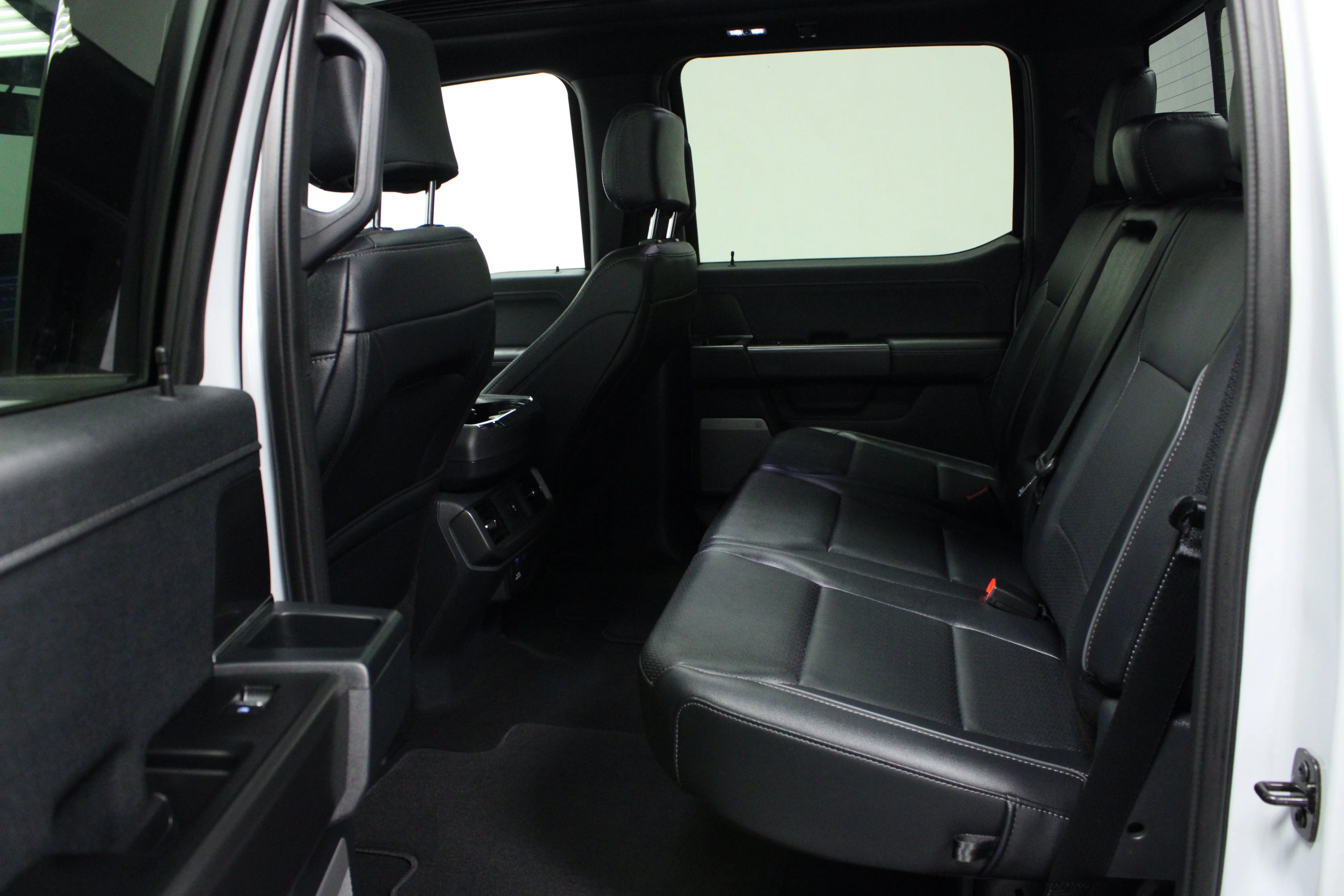 Used 2025 Space White Metallic Ford LARIAT image 15