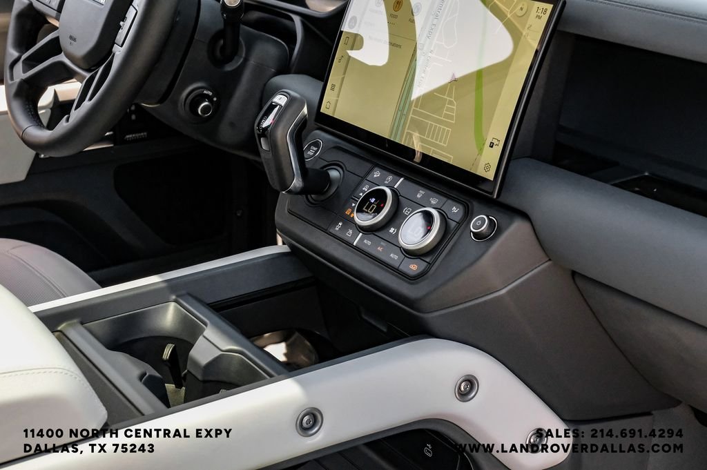 2026 Land Rover Defender X-Dynamic SE - Photo 24