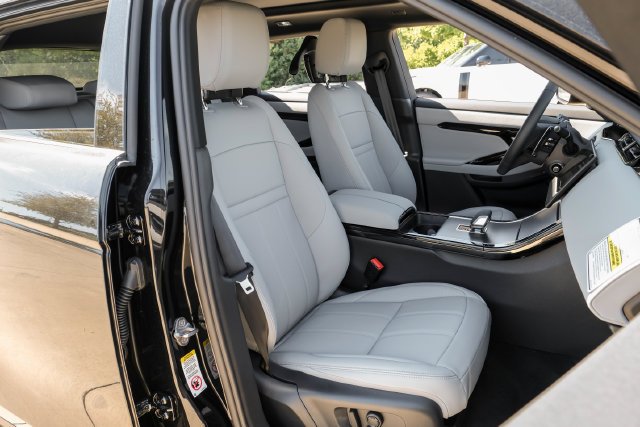 New 2026 Santorini Black Land Rover S image 38