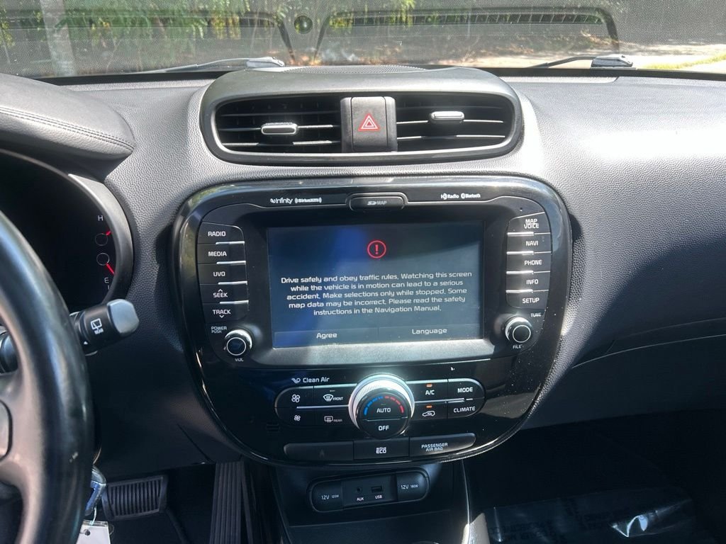 Used 2014 Silver Kia Exclaim image 18