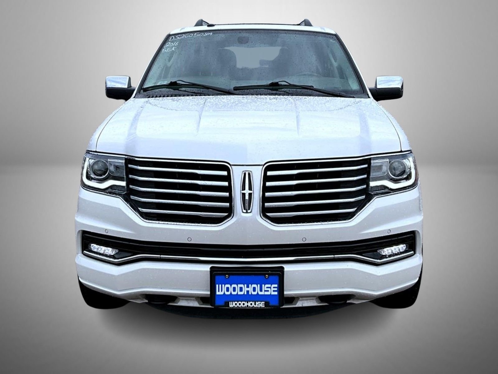Used 2016 White Lincoln Select image 2