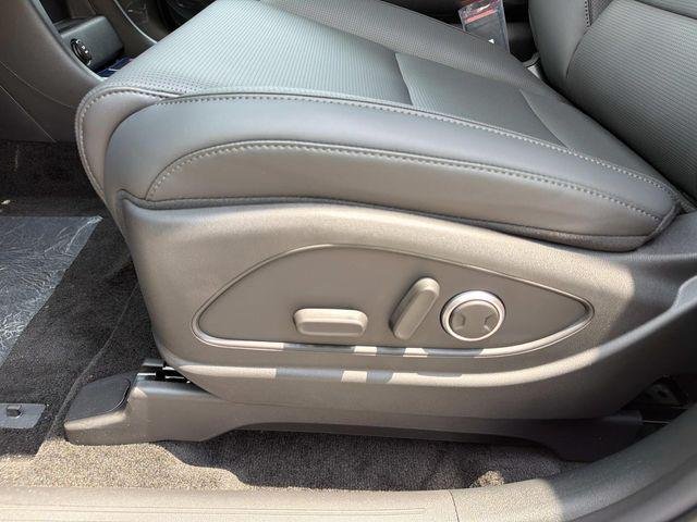 New 2026 White Hyundai Blue SEL 8P image 10