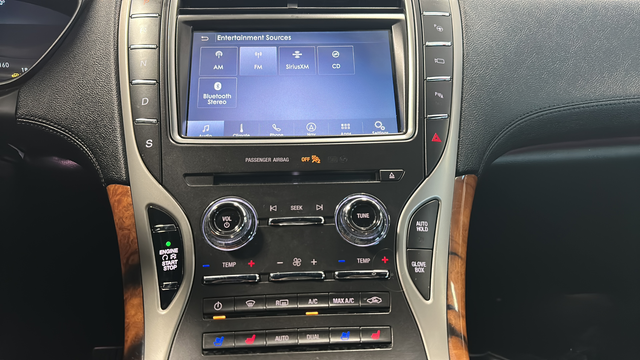 Used 2020 Infinite Black Lincoln Reserve image 15